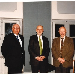 2001 - Réception à l'Académie